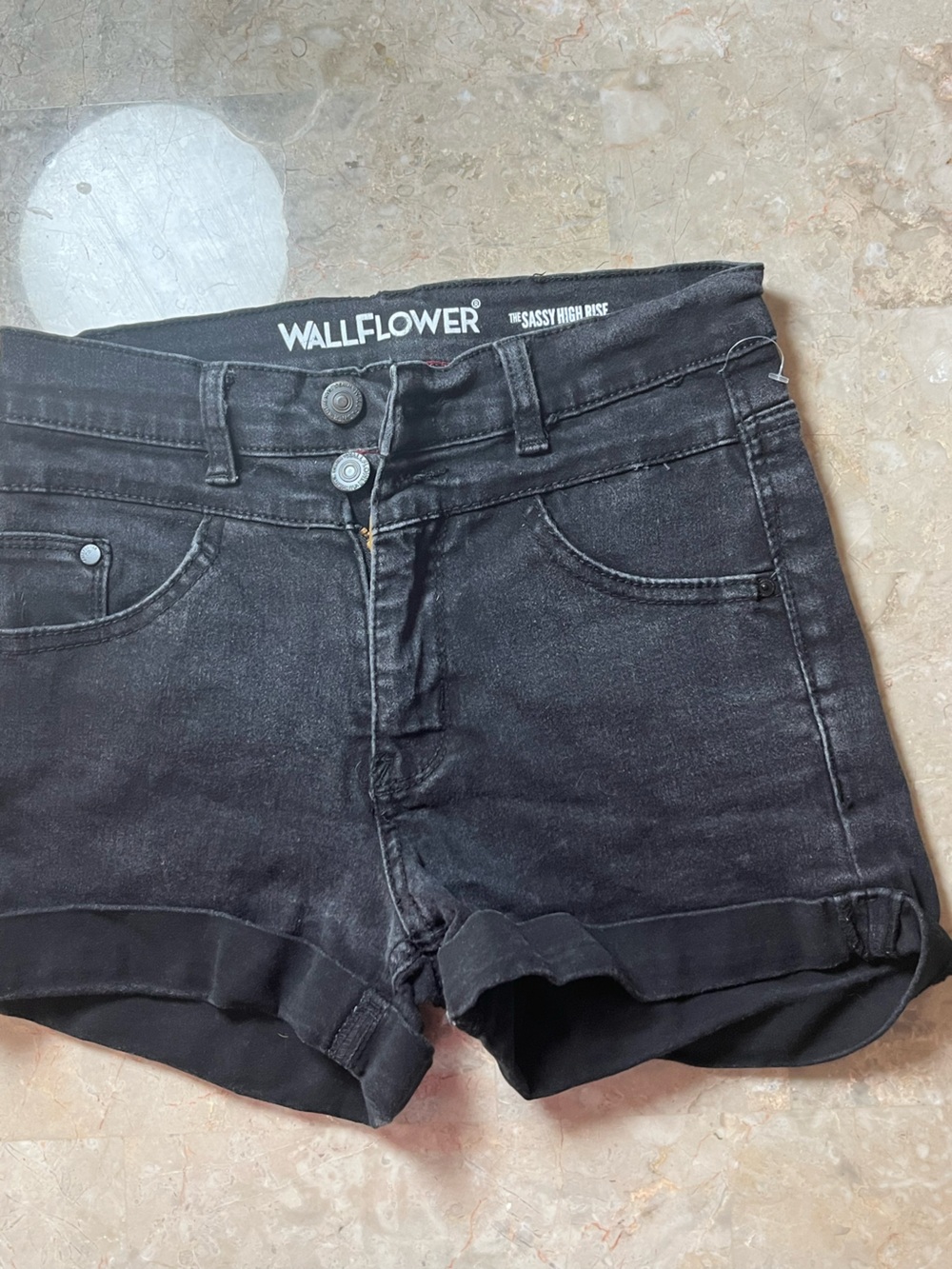 Wallflower Women's Black High-Rise Skinny Shorts